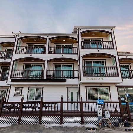 Taean Hagampo Rendezvous Pension Екстериор снимка